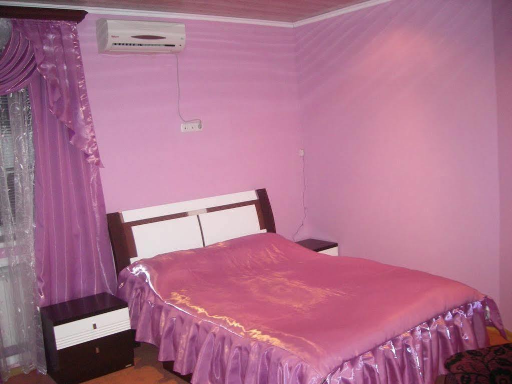 Gyumri Hotel 耶烈万 外观 照片
